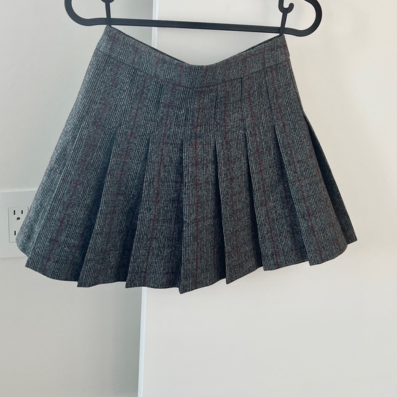 Sunday Best Dresses & Skirts - BNWOT Sunday Best Pleated Skirt – Structured Fabric, Perfect for Fall/Winter